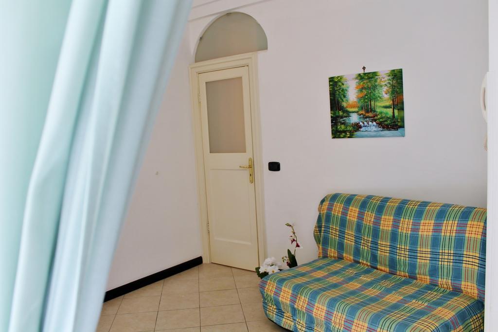 Appartamenti Mare Azzurro By Holiday World Albisola Superiore Exterior foto