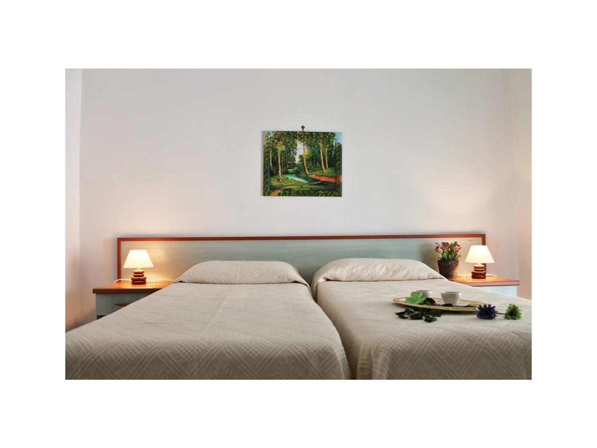 Appartamenti Mare Azzurro By Holiday World Albisola Superiore Exterior foto
